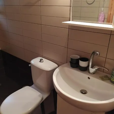 Ozena Countryside Apartment Vromonerion