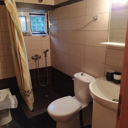 Apartment Ozena Countryside Vromonerion